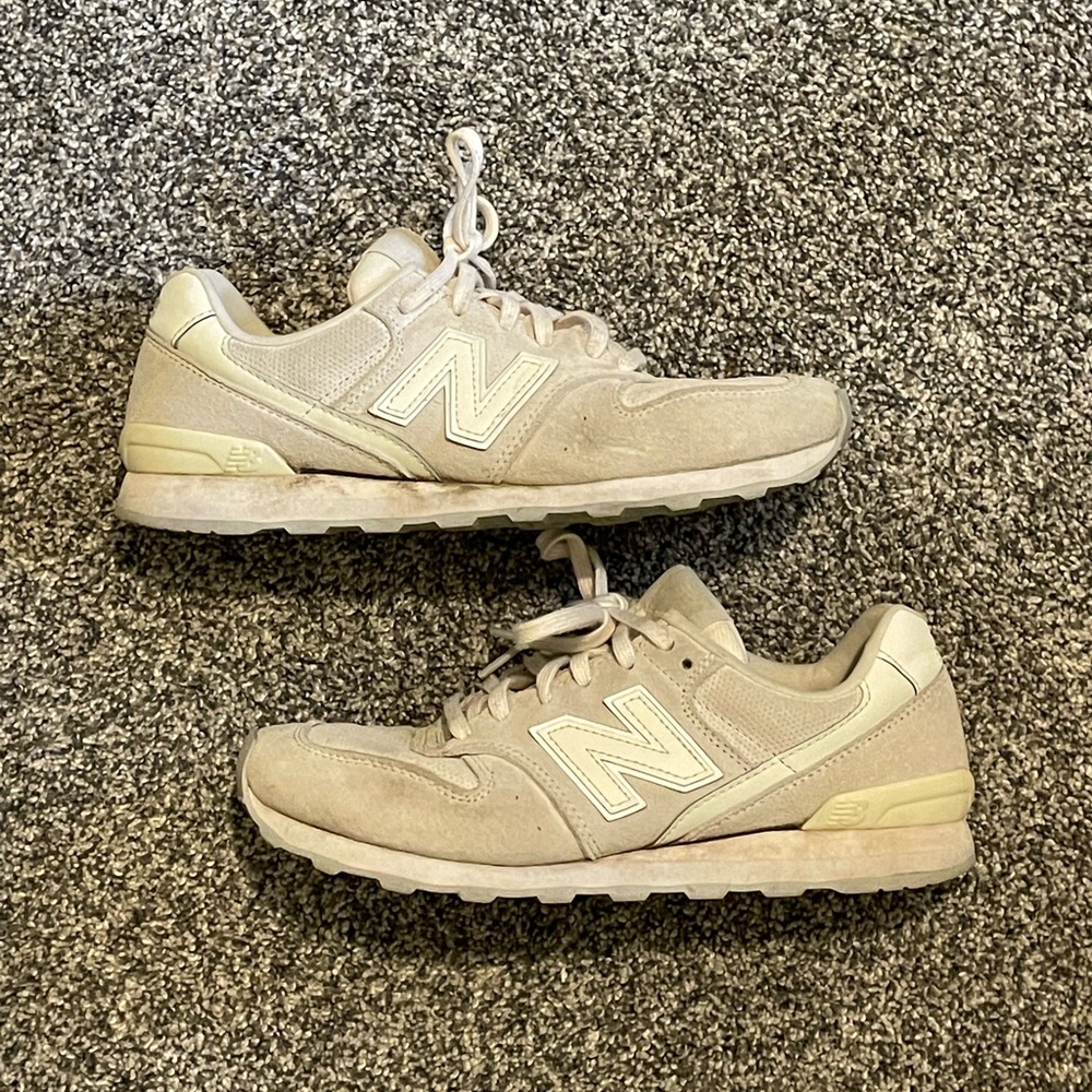 Women’s New Balance Shoes Size 8